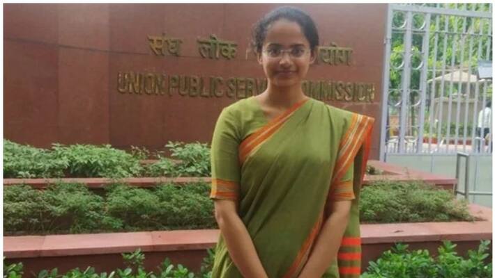 civil service second rank winner Jagrati Awsathi civil service second rank winner Jagrati Awsathi