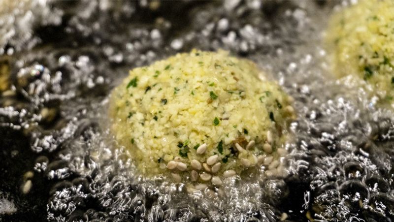 How much time needed to fry food in oil