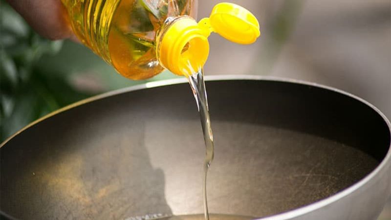 How much time needed to fry food in oil