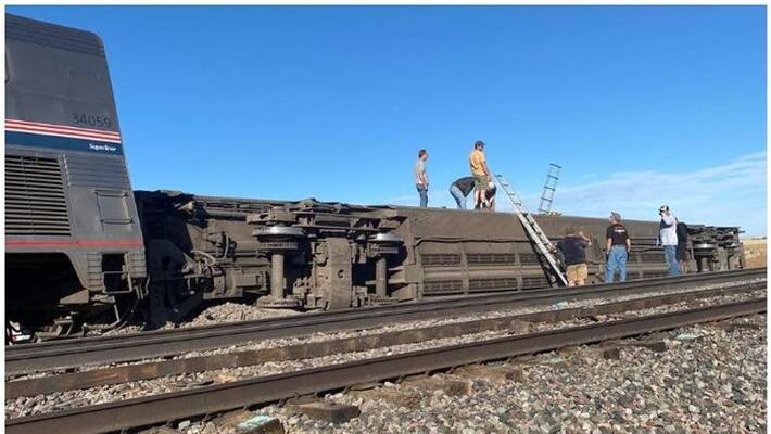train derailed in america atleast three killed train derailed in america atleast three killed
