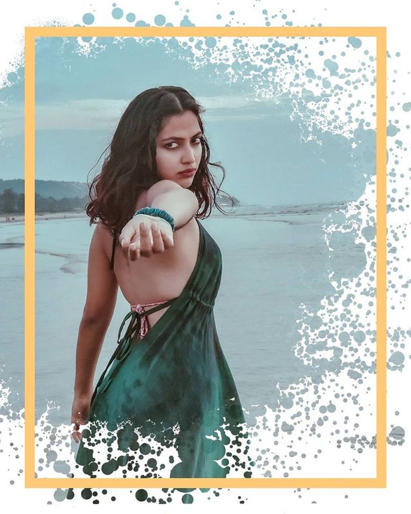 Amalapaul glaumour show in Bikini photoshoot became viral