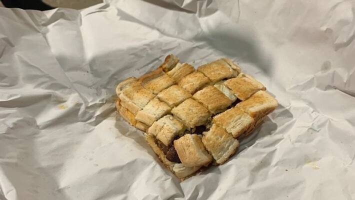 Man who paid for breakfast in coins receives sandwich cut up in tiny chunks Man who paid for breakfast in coins receives sandwich cut up in tiny chunks
