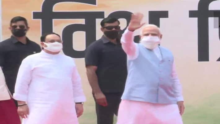 PM Modi arrived today after completing three days US visit, BJP grand welcome him in New Delhi PM Modi arrived today after completing three days US visit, BJP grand welcome him in New Delhi
