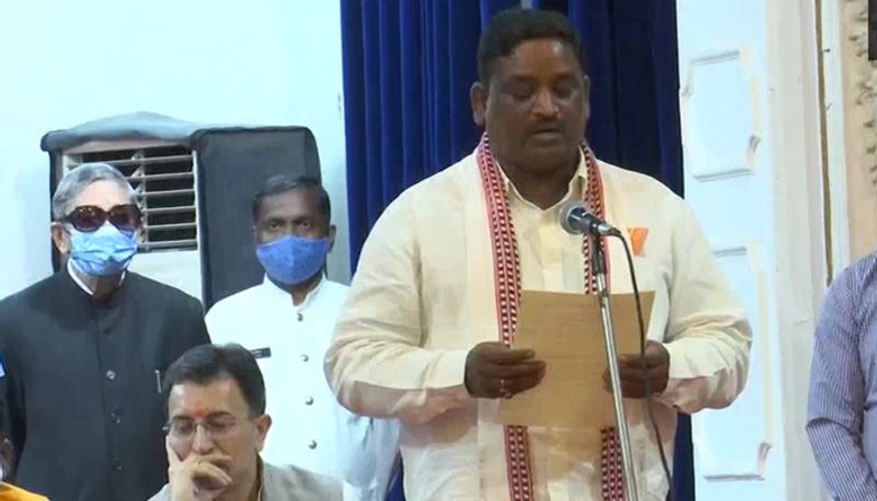 uttar pradesh yogi adityanath new cabinet minister know all about jitin prasad to sangeeta balwant