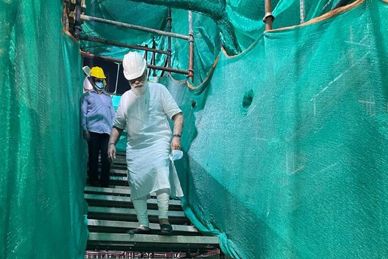 PM modi went to the construction site of new parliament building
