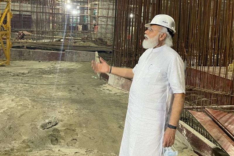 PM modi went to the construction site of new parliament building