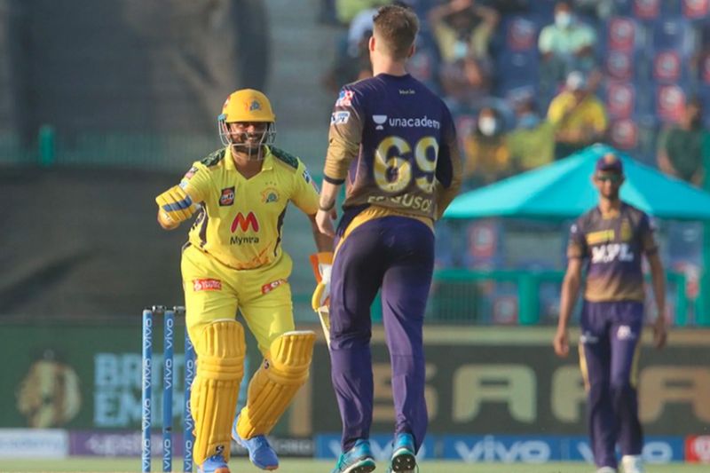 IPL 2021 See the thrill of the match between CSK and KKR in 10 photos
