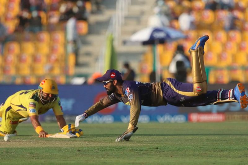 IPL 2021 See the thrill of the match between CSK and KKR in 10 photos