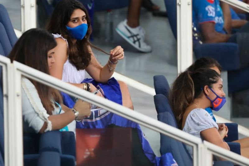 Rcb batsmen ab de Villiers son disappointed after his father got out see the photos here