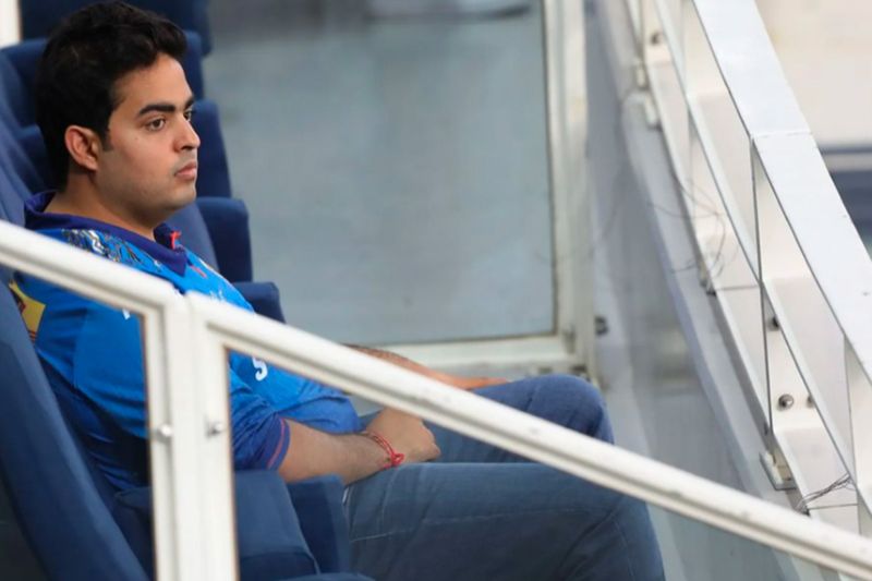 IPL 2021: ab de Villiers son disappointment after his father get out, Rohit and Hardik wife cheering the team
