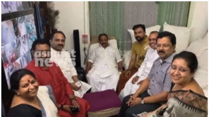 K Sudhakaran helped Monson Mavunkal complaint on crime branch K Sudhakaran helped Monson Mavunkal complaint on crime branch