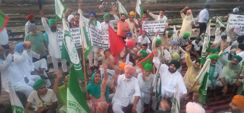 Rakesh Tikait says even if we have to struggle for ten years farmers will not back down without withdrawing farmers law