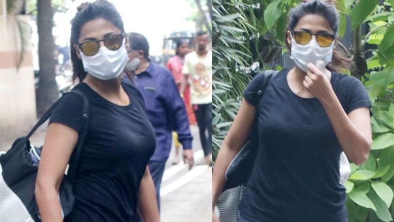 malaika arora spotted adjusting her pant on road these bollywood celebs also seen in different places