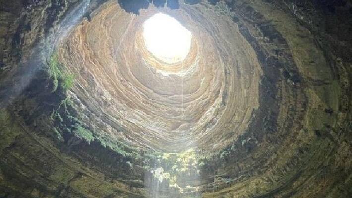 explores descent to the bottom of Yemen s mysterious well of hell bsm explores descent to the bottom of Yemen s mysterious well of hell bsm