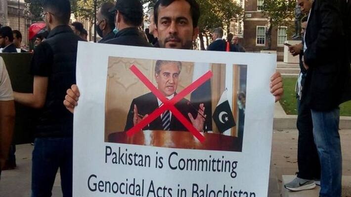 Pakistan protest against Foreign Minister Shah Mahmood Qureshi in United Kingdom Pakistan protest against Foreign Minister Shah Mahmood Qureshi in United Kingdom