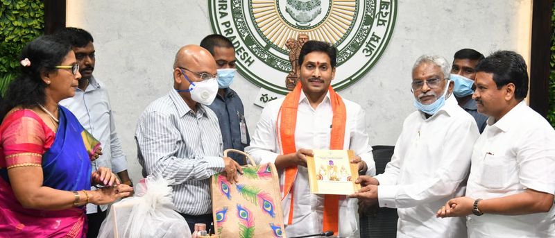 TTD Srisailam vijayawada durga tempe officers meets cm ys jagan