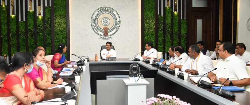 TTD Srisailam vijayawada durga tempe officers meets cm ys jagan