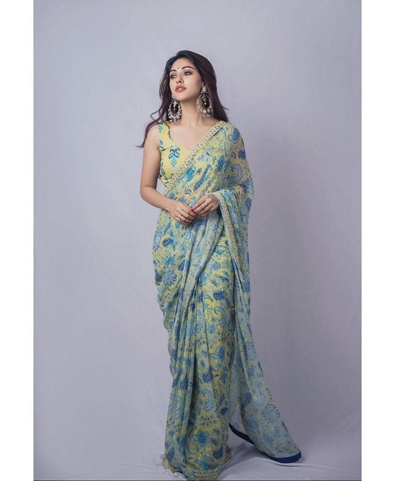 Anu Emmanuel striking hot poses in Saree