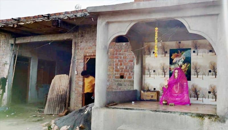madhya pradesh interesting story and true love husband built wife mandir after died in sajapur