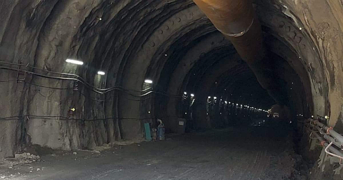 Gadkari to drive through ZMorh tunnel, review Zojila project