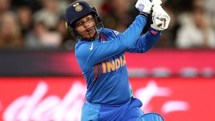Richa Ghosh joins Hobart Hurricanes and she becomes 5th Indian to play at WBBL 2021 RTB Richa Ghosh joins Hobart Hurricanes and she becomes 5th Indian to play at WBBL 2021 RTB