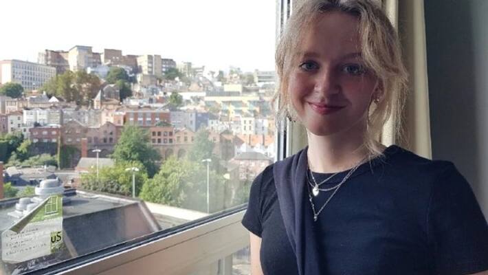girl goes to university close to hospital where she defeated cancer viral post girl goes to university close to hospital where she defeated cancer viral post