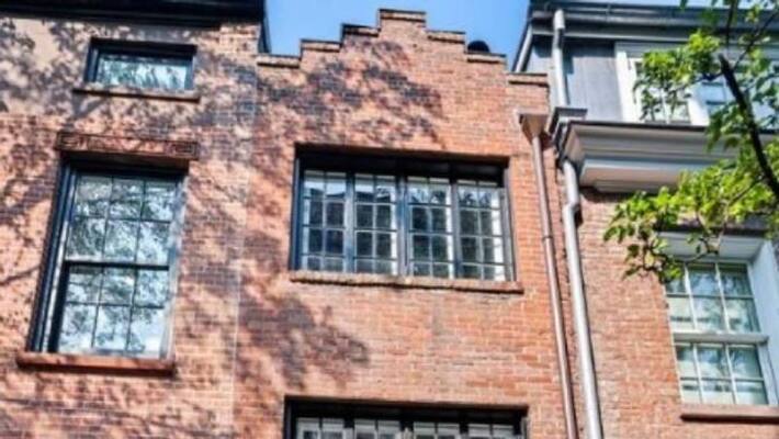 Narrowest House for sale price 36 crore Narrowest House for sale price 36 crore