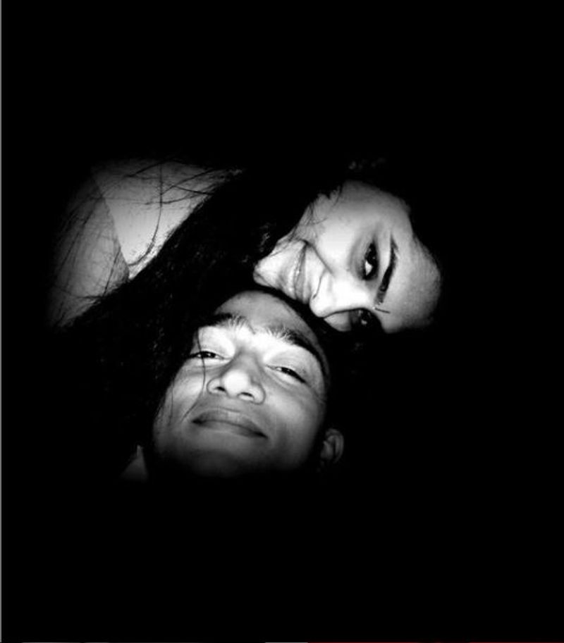 Actress Anaka who sang the song 'Per Vachchalum' ... Who is the man who is close ..?