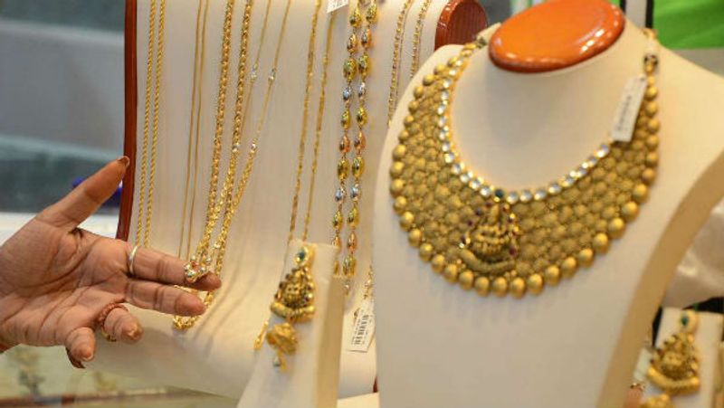 Gold Price Today 28 September 2021: Gold falls on stronger US dollar likely to trade in Rs 45500-46500 zone