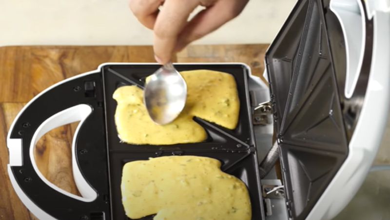 Recipe : try this Bread Pakora Without Bread and oil made in sandwich maker