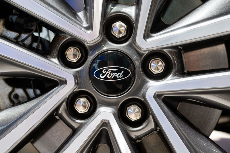 Auto Ford plans to build three major EV factories, plant by 2025 create over 10,000 jobs gcw