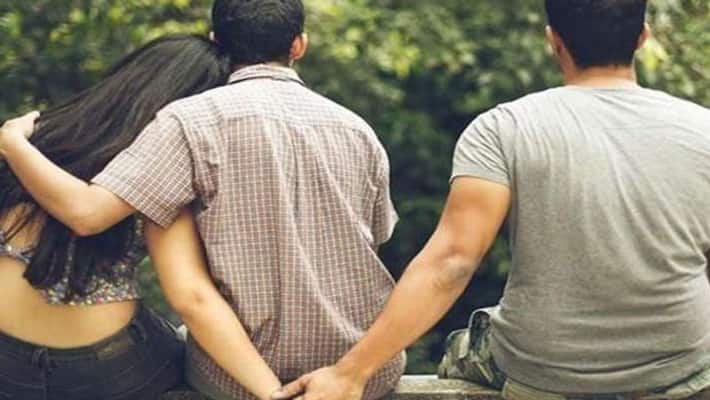 Uttar Pradesh, a strange love story where woman misses husband when with lover and vice versa Uttar Pradesh, a strange love story where woman misses husband when with lover and vice versa