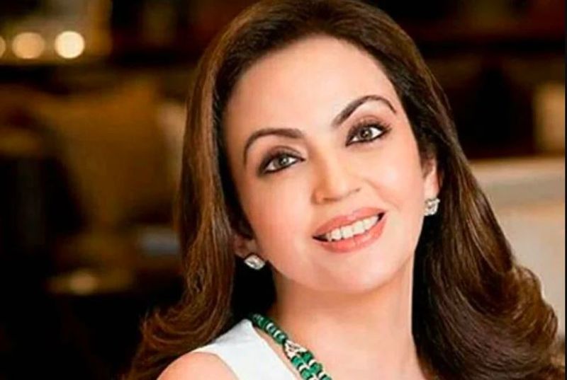 Did Nita Ambani drank costly water that costs 40 lakh per Bottle dpl