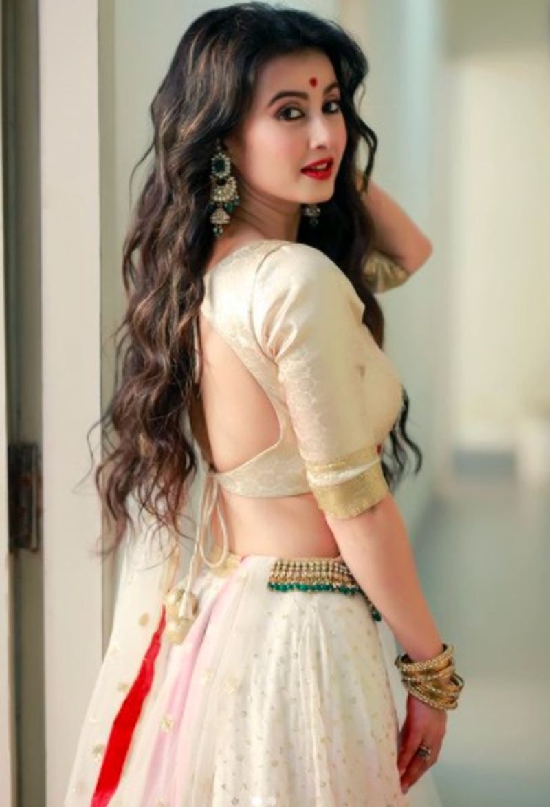 you can set puja fashion according to monami ghosh style bjc