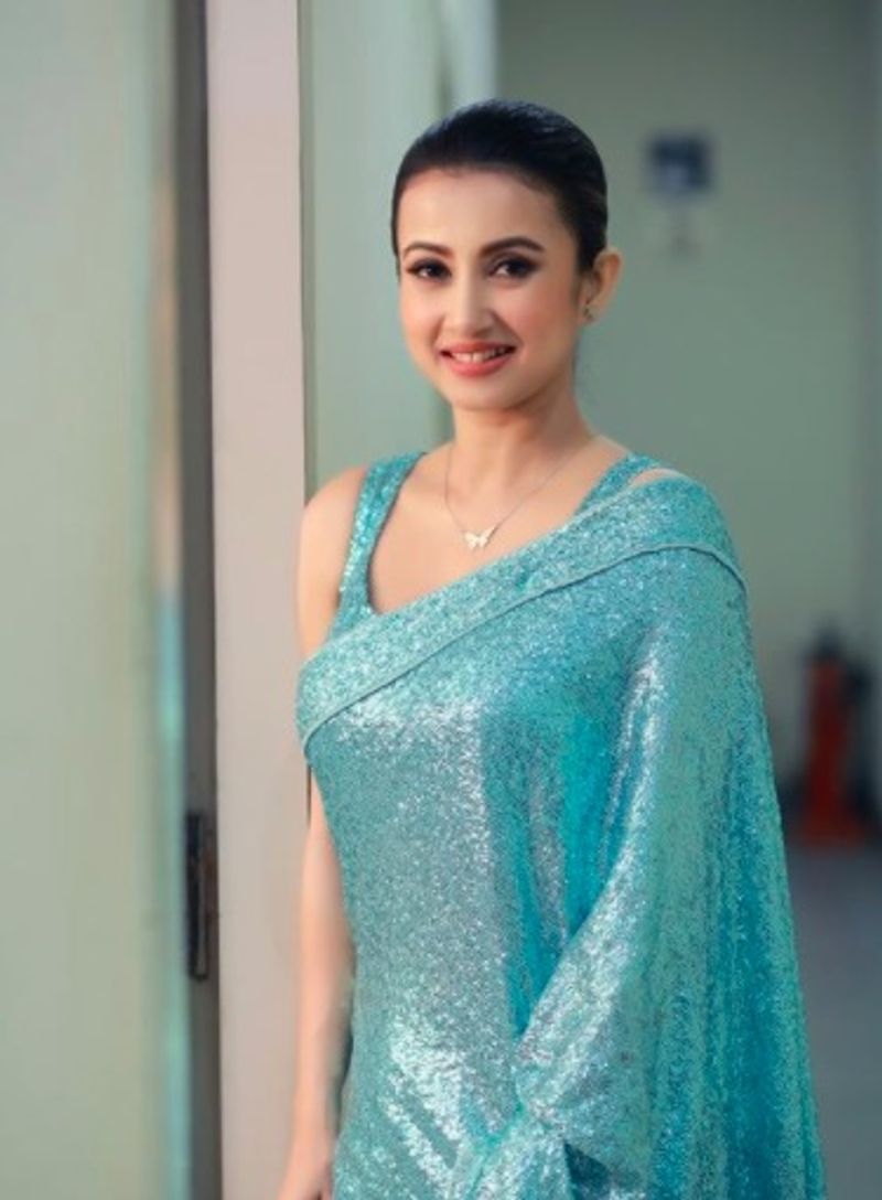 you can set puja fashion according to monami ghosh style bjc