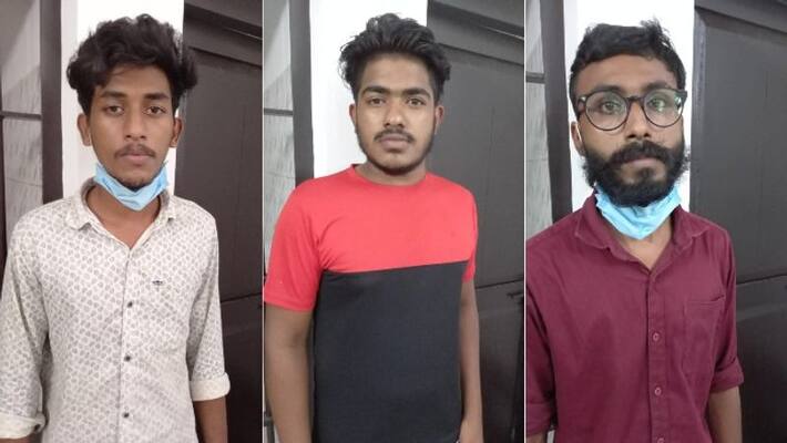 Called for homosexual activity, threatened and extorted money Seven arrested in Malappuram Called for homosexual activity, threatened and extorted money Seven arrested in Malappuram