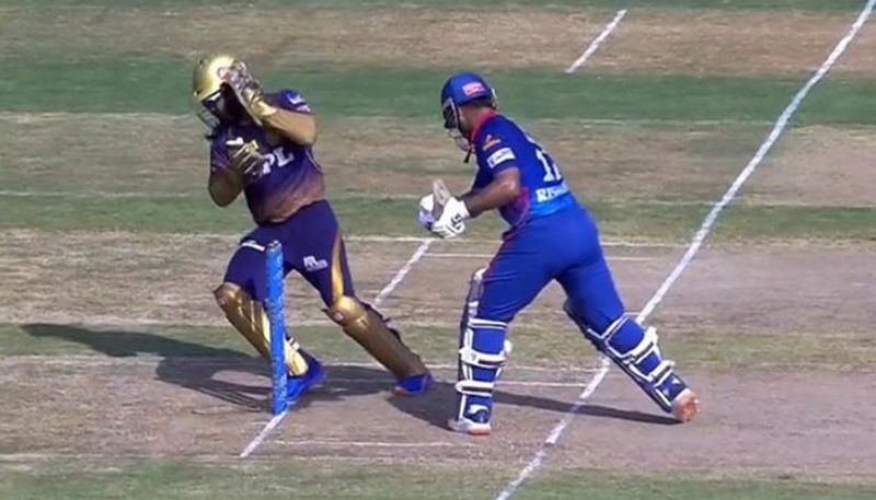 Rishabh Pant beats Dinesh Karthik With bat and words exchange between tim southee, Ashwin