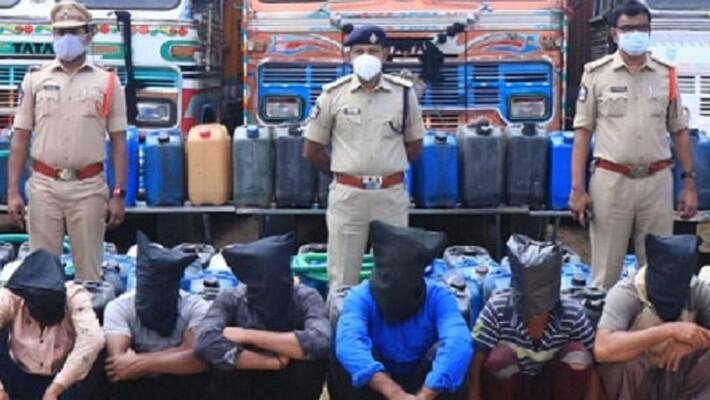 Andhra police arrest disel thiefs in three state border Andhra police arrest disel thiefs in three state border