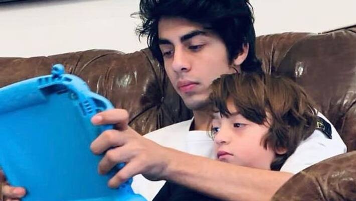 Shahrukh Khan wife gauri khan share lovely photo of her sons aryan khan and abram khan Shahrukh Khan wife gauri khan share lovely photo of her sons aryan khan and abram khan