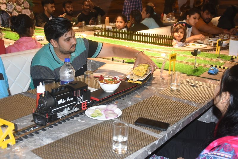 Train Restaurant Started at Hubballi grg