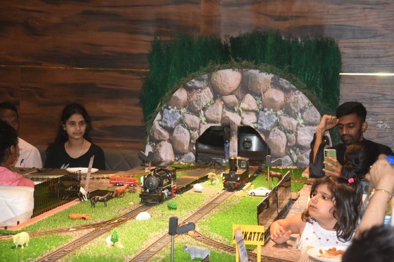Train Restaurant Started at Hubballi grg