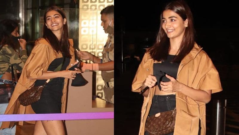 Kareena Kapoor spotted outside apparment in short dress and without makeup