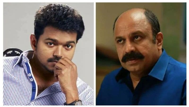 malayalam actor siddique who criticized Actor Vijay but Mersal Villain hareesh peradi supported him