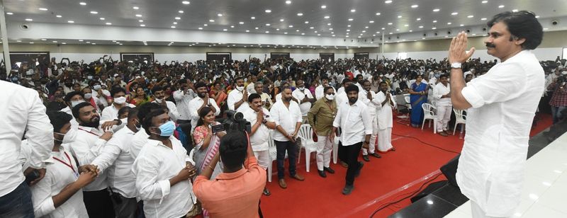 janasena chief pawan kalyan receives grand welcome