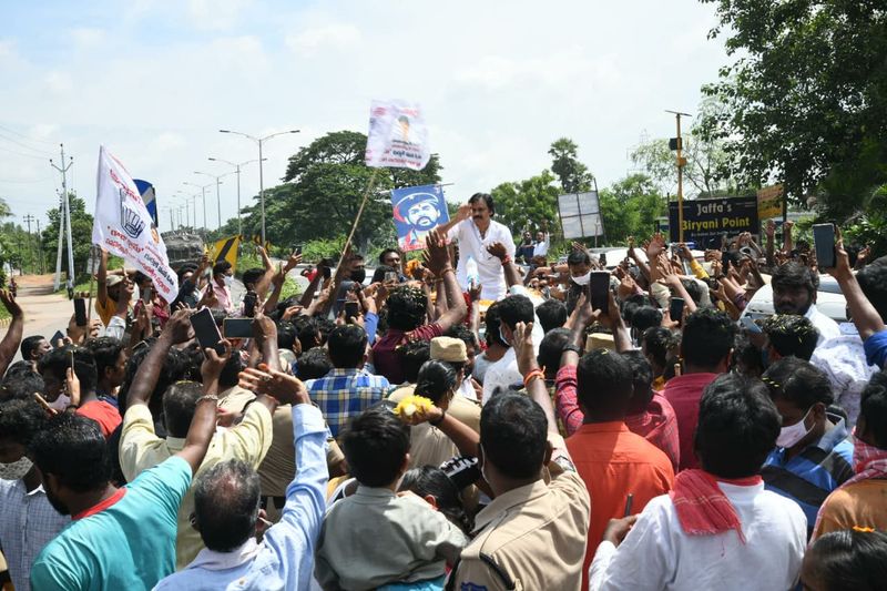janasena chief pawan kalyan receives grand welcome