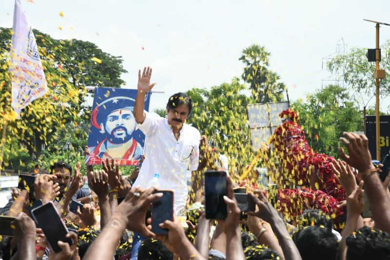 janasena chief pawan kalyan receives grand welcome