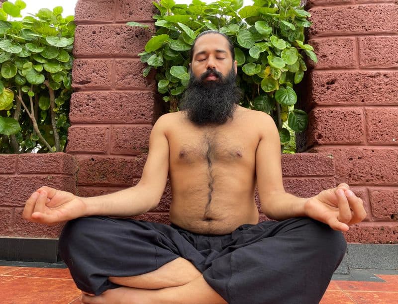 World Heart Day: 5 Yoga asanas that make your heart HAPPY RCB