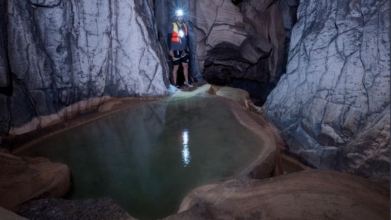 oman cavers expedition at the well of hell in Yemen