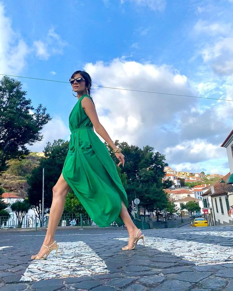 malavika mohanan hollywood look in green trendy wear photos hulchul