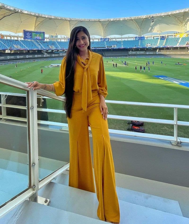IPL 2021: لا تفوت زوجة جوزينزا صبرا خال دانشري وراما داخل استاد دبي.